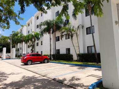 Departamento Planta Baja con parqueo en Condominio