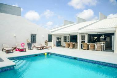 Hakuna Matata Bonaire - Beach & Diving