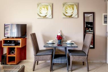 Luxury Studio Black Durgeon at Den Laman