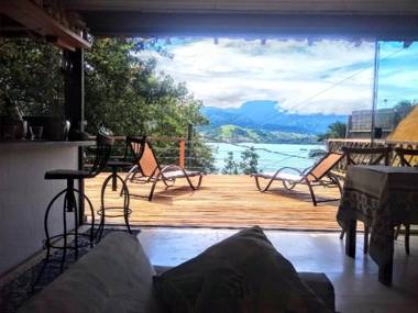 Refúgio na natureza com vista espetacular em Ilhabela