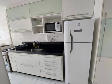 Apt. 02 qts - próximo ao mar da Praia de Itapuã