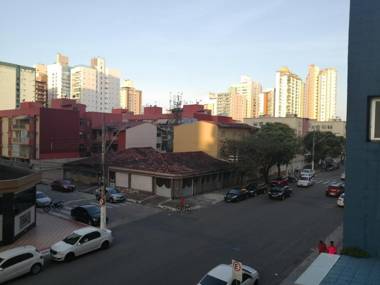 Apto 106 do Ed. Mônaco c/ Área de Lazer Próximo a Orla de Itapuã