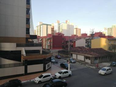 Apto 106 do Ed. Mônaco c/ Área de Lazer Próximo a Orla de Itapuã