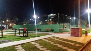 Apto 22E ar condicionado e ventilador 2 quartos churrasqueira elevador e piscina