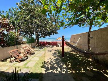 Casa aconchegante pé na areia c/ 5 quartos.