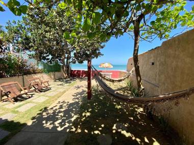 Casa aconchegante pé na areia c/ 5 quartos.