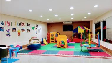 Radio Hotel Resort & Convention