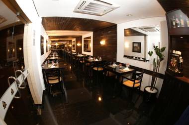 Royal Jardins Boutique Hotel