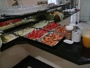 Hotel Monteneve a 2 minutos do Bom Retiro a 8 minutos da 25 de Março e ao lado do Comando Geral da Guarda Metropolitana