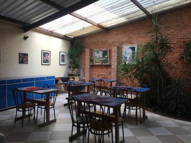 Praça da Árvore Hostel