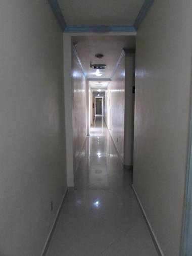 Hotel Ideal Flíper com Estacionamento Grátis para carro pequeno altura padrão "INTERNET FIBRA"