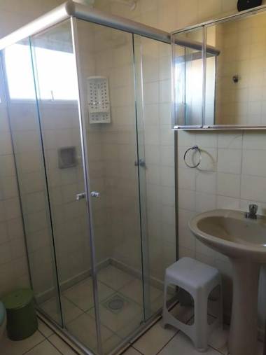 Apartamento na Praia da Enseada 100 mt praia