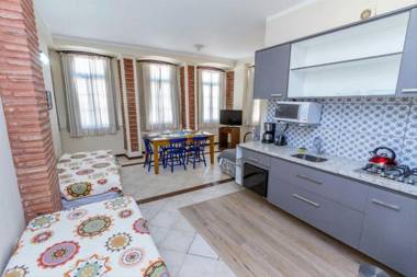 Solar do Carmo Suites & Apartments