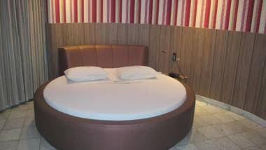 Motel Decameron (Adults Only)