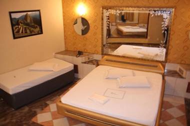 Shelton Hotel (Adult Only)