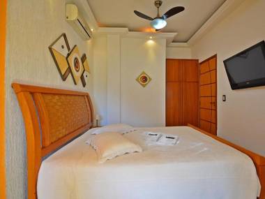 Nice penthouse with pool close to the beach!