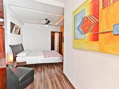 Charming duplex penthouse with pool view and close to the beach!