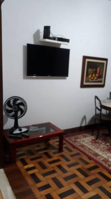 Copacabana confortável apto de 2 quartos quadra da praia