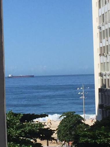 Copacabana: lounge lindo confortável e com vista do mar