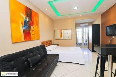 Studio renovado com Varanda em Copacabana!