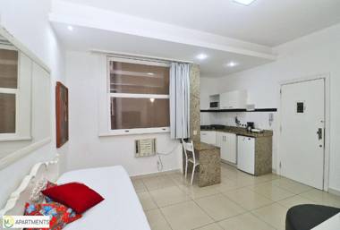 Lindo studio silencioso para 3 pessoas com maquina de lavar em Copacabana!