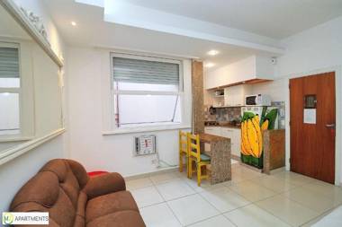 Silencioso e aconchegante studio na quadra da praia em Copa!