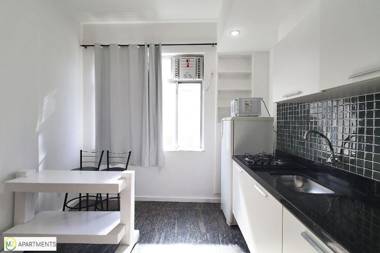 Sala e quarto com 2 banheiros para 5 pessoas em Copacabana!