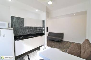 Sala e quarto com 2 banheiros para 5 pessoas em Copacabana!