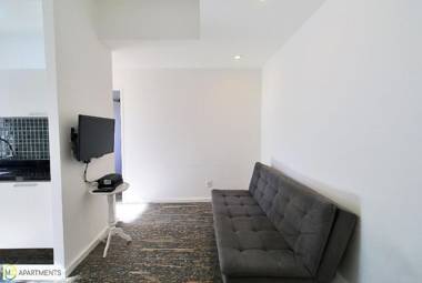 Sala e quarto com 2 banheiros para 5 pessoas em Copacabana!