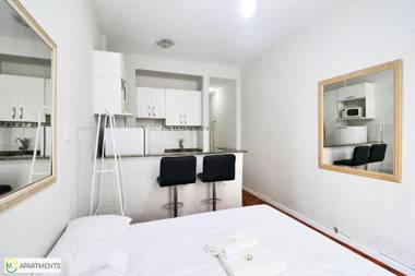 Studio muito economico para 3 pessoas com vista lateral para o mar!