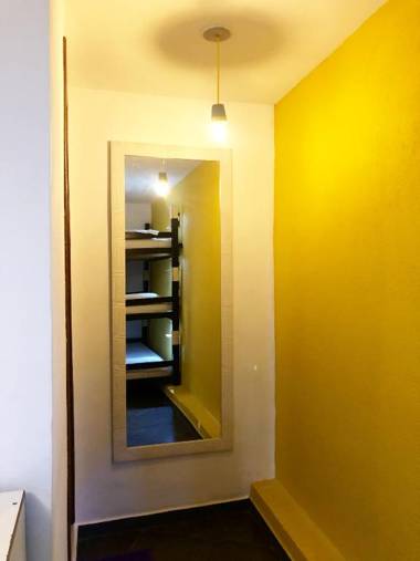Por el Mundo Hostel