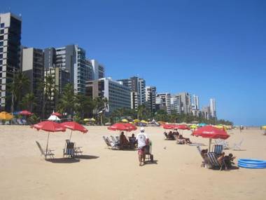 Apto de 4 quartos-a uma quadra da praia de Boa Viagem