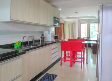 Apto 4 com piscina e wi-fi a 150 m da praia Mundaí