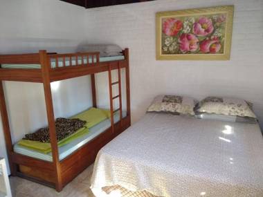 Hostel Dina & Suítes