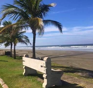 Mar Egeu Arte & Pouso