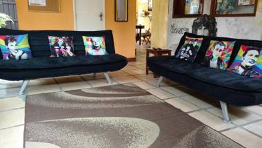 Leo's Clan Beach Hostel