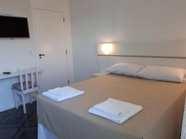 Pousada Hospedagem Palhoça com piscina