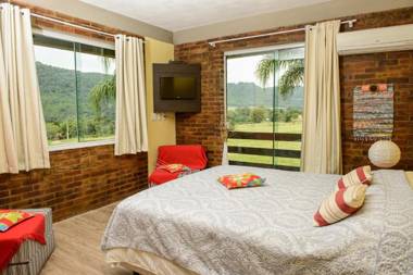 Bina's Haus Pousada Cafeteria e Atelier