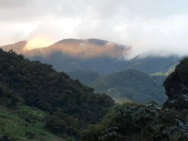 Rede de Sudha & Casa do Ipê - Hospedagem