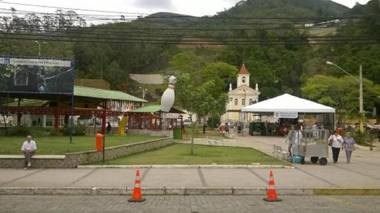 Frente Praca Principal Friburgo a 200 metros do Teleferico
