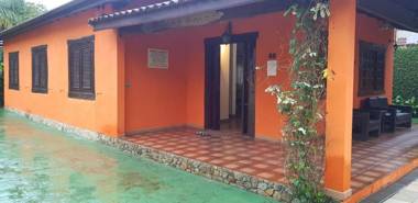 FANTÁSTICA CASA COM ÁREA DE PISCINA até 10 PESSOAS em MARESIAS SÃO SEBASTIÃO