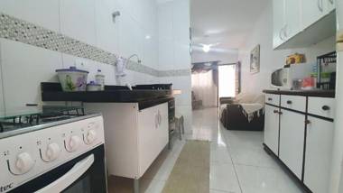 Casa em condomínio com piscina e churrasqueira privativa Wi-Fi 350mts mar