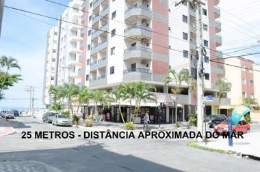 CONFORTO IMBATIVEL - 25 metros do MAR - AR SPLIT nos Quartos - Internet de 200 megas - Netflix - Disney Plus - 8 pessoas com muito conforto