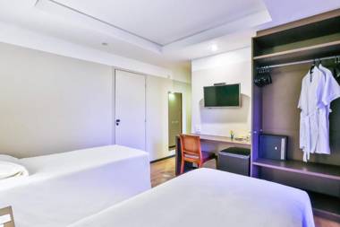 Golden Tulip Goiania Address