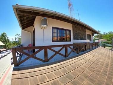 Pousada Desenferruja uma quadra do mar