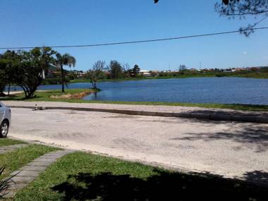 RESIDENCIAL COM CASAS DE 2 DORM - Praia Garopaba