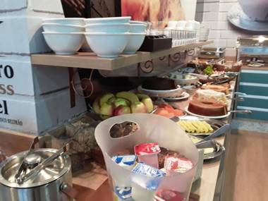 Hotel Maestro Express