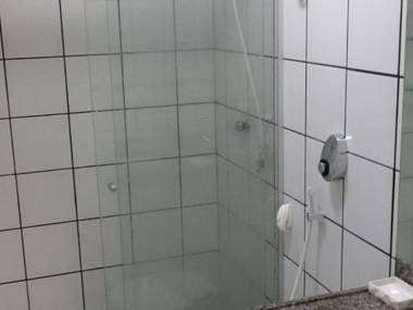 Apartamento a 200 metros da feirinha da beira mar