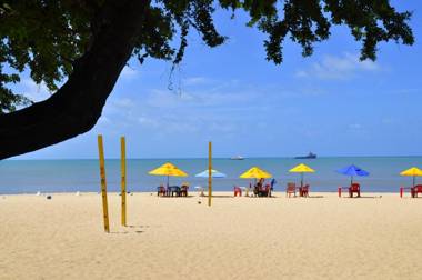 Seaflats Iate Plaza Hotel