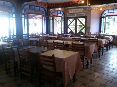 La Alhambra Apart Hotel